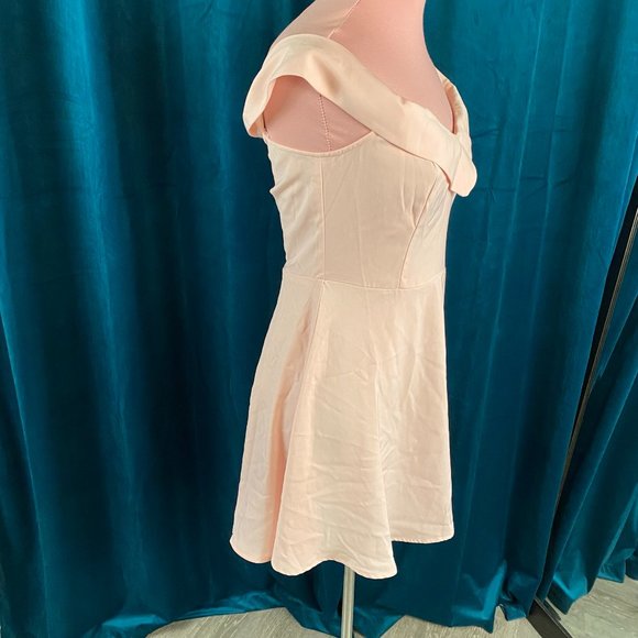 Superdown Sybil Off The Shoulder Mini Dress Blush - Picture 7 of 12